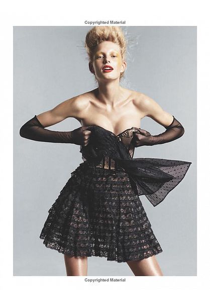 Vogue Essentials: Little Black Dress F010273 фото