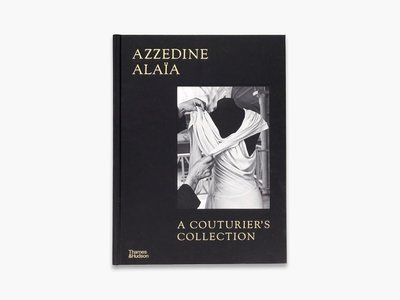 Azzedine Ala&iuml;a: A Couturier's Collection F014785 фото