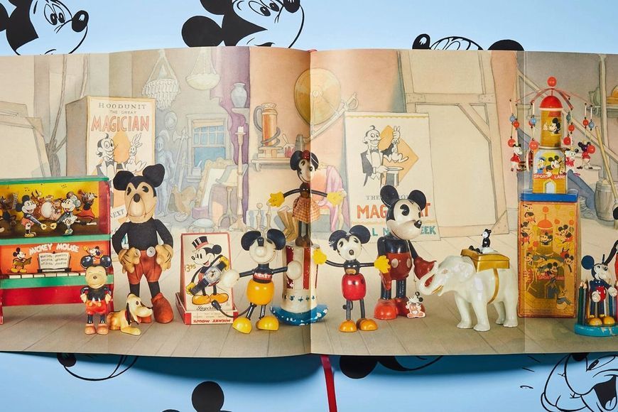 Walt Disney's Mickey Mouse. The Ultimate History F010344 фото