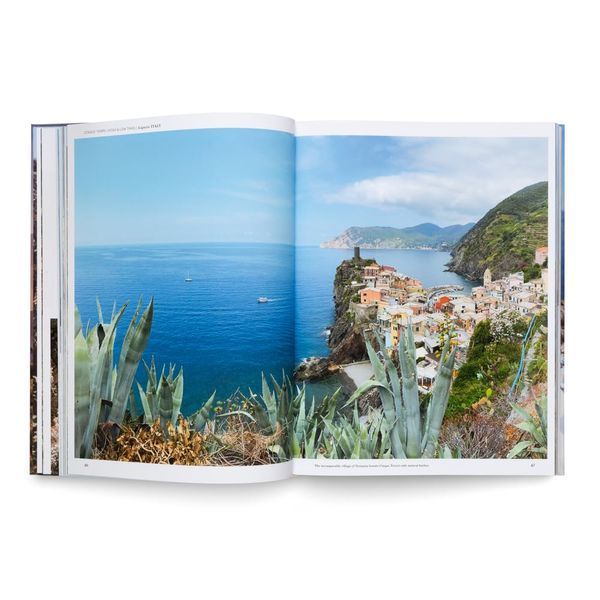Wanderlust Mediterranean: Exploring Trails along the Mediterranean Sea F014737 фото