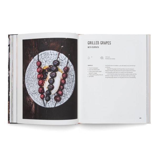 Cooking Greens on Fire: Vegetarian Recipes for the Dutch Oven and Grill F014738 фото