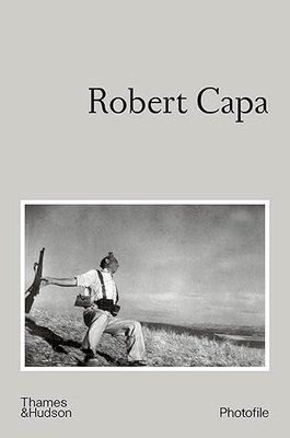 Robert Capa (Photofile) F014841 фото