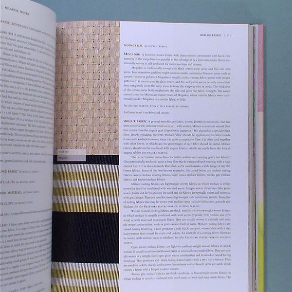 Classic and Modern Fabrics: The Complete Illustrated Sourcebook F000949 фото