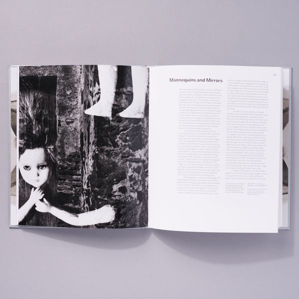 Our Selves: Photographs by Women Artists F014061 фото