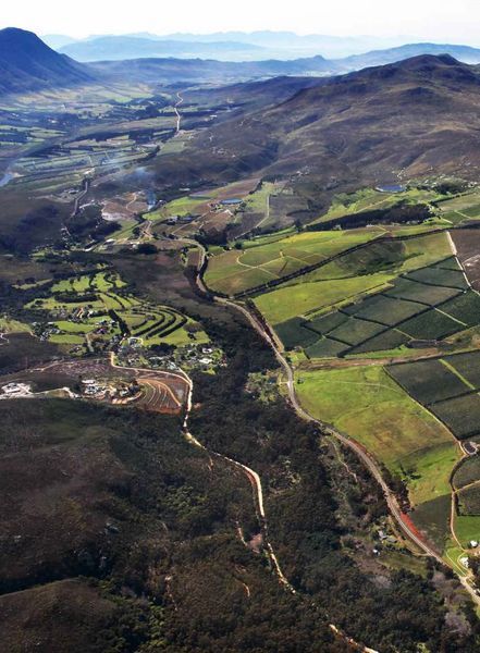 150 Vineyards You Need to Visit Before You Die F011828 фото